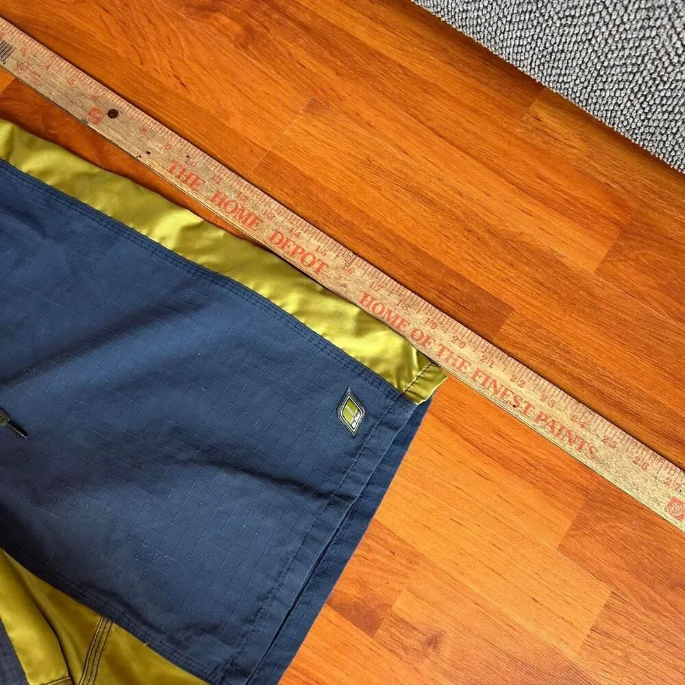 No Fear VTG 90s Y2K baggy over the knee fit striped cargo surf boardshorts